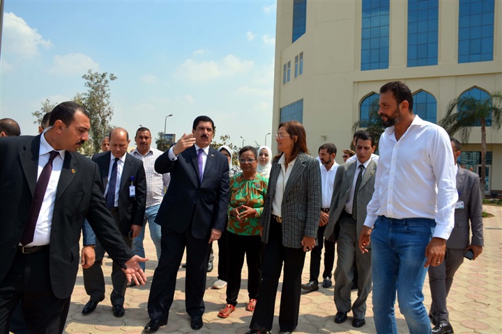 وزيرة التخطيط تتفقد أكبر مستشفي للأطفال في الشرق الأوسط بشبرا الخيمة 