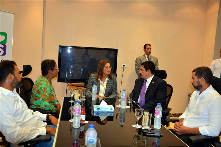 وزيرة التخطيط تتفقد أكبر مستشفي للأطفال في الشرق الأوسط بشبرا الخيمة 