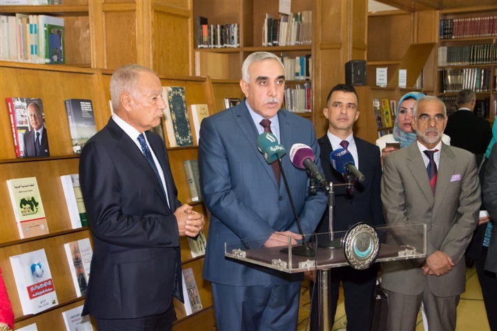 الجامعة العربية تُهدي مكتبة جامعة "الموصل" العراقية أكثر من 3 آلاف كتاب الجامعة العربية تُهدي مكتبة جامعة "الموصل" العراقية أكثر من 3 آلاف كتاب