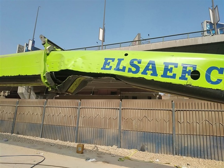 بالصور.. قيام فرق الطوارئ والفنيين بإصلاح عطل الشبكة الهوائية بالمترو في محطات غمرة والدمرداش ومنشية الصدر