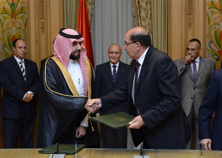 "العصار" يشهد توقيع مراسم تأسيس شركة في مجال تصنيع وإنتاج موانع التسريب