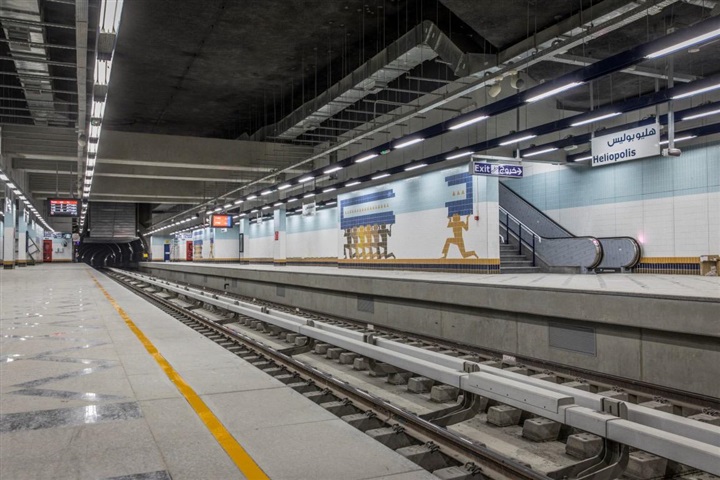 بالصور.. وزير النقل يفتتح محطة مترو هليوبوليس