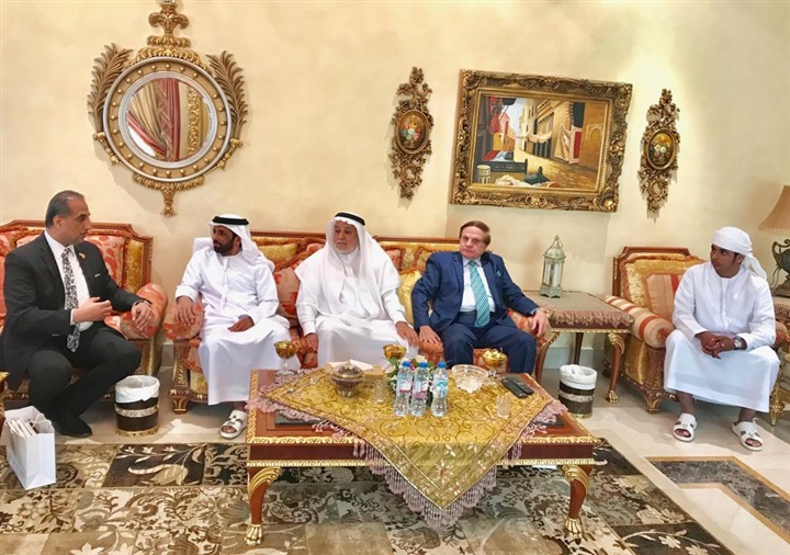 بالصور.. وفد اتحادي الإعلاميين والمبدعين العرب يزور الشيخ محمد بن حم بمدينة العين الإماراتية بالصور.. وفد اتحادي الإعلاميين والمبدعين العرب يزور الشيخ محمد بن حم بمدينة العين الإماراتية