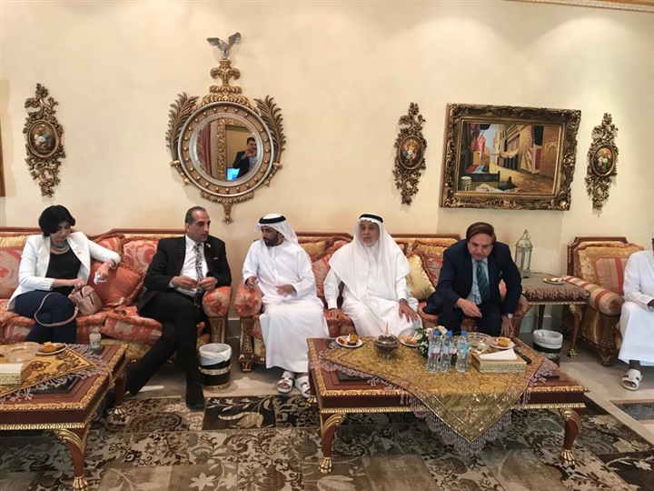 بالصور.. وفد اتحادي الإعلاميين والمبدعين العرب يزور الشيخ محمد بن حم بمدينة العين الإماراتية بالصور.. وفد اتحادي الإعلاميين والمبدعين العرب يزور الشيخ محمد بن حم بمدينة العين الإماراتية