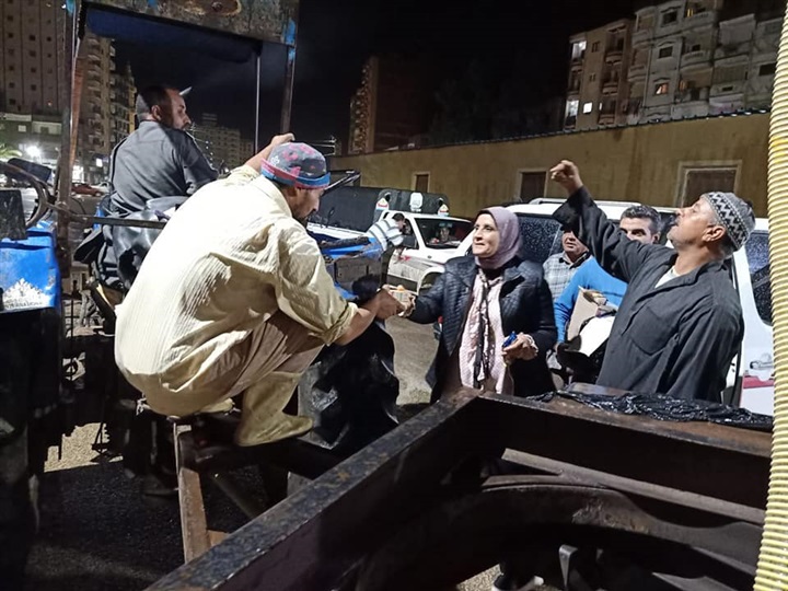 "جنود مجهولون".. عمال النظافة بكفر الشيخ يستحقون التحية