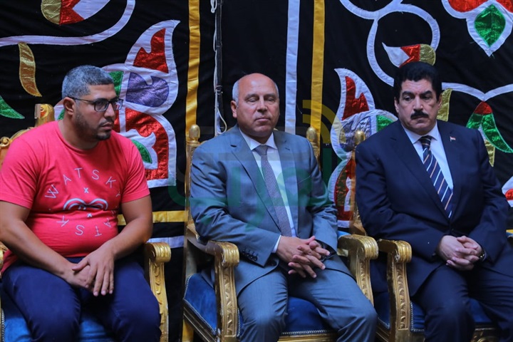 وزير النقل يقدم واجب العزاء فى ضحية قطار الإسكندرية بشبرا الخيمة 