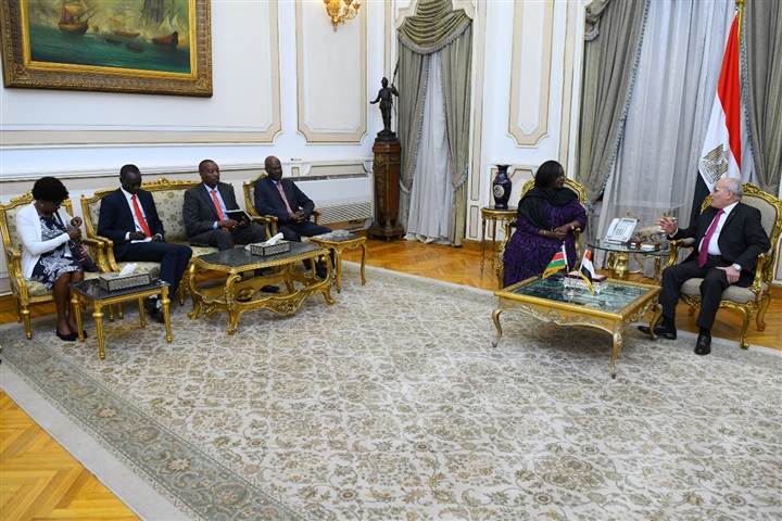 "العصار" يبحث مع وزيرة الدفاع الكينية سبل التعاون فى مجالات التصنيع 