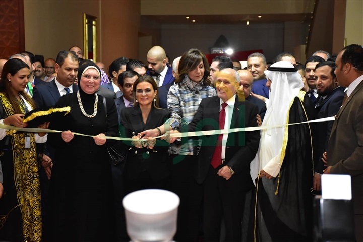 إطلالة ساحرة لنجوم الفن خلال فعاليات الأسبوع الكويتي الـ12