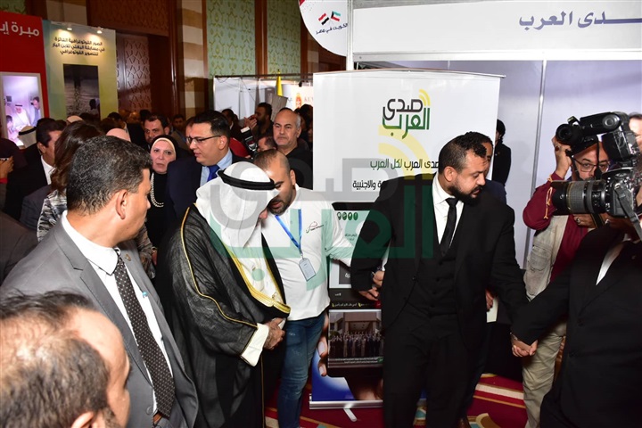 إطلالة ساحرة لنجوم الفن خلال فعاليات الأسبوع الكويتي الـ12