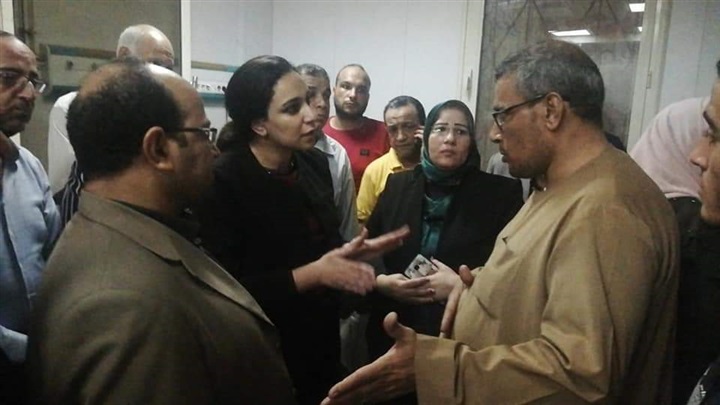 محافظ البحيرة يتوجه للإطمئنان على حالة المصابين بحريق قرية المواسير بإيتاى البارود