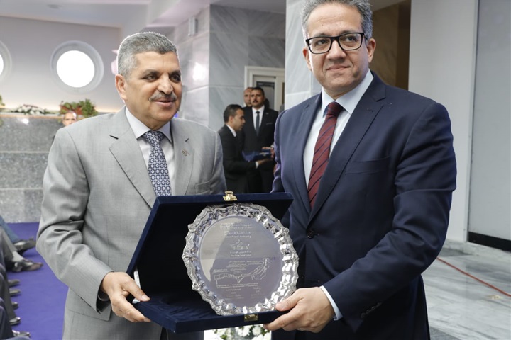 مشاركة وزير الآثار في الاحتفال بمرور 150 عام علي افتتاح قناة السويس 