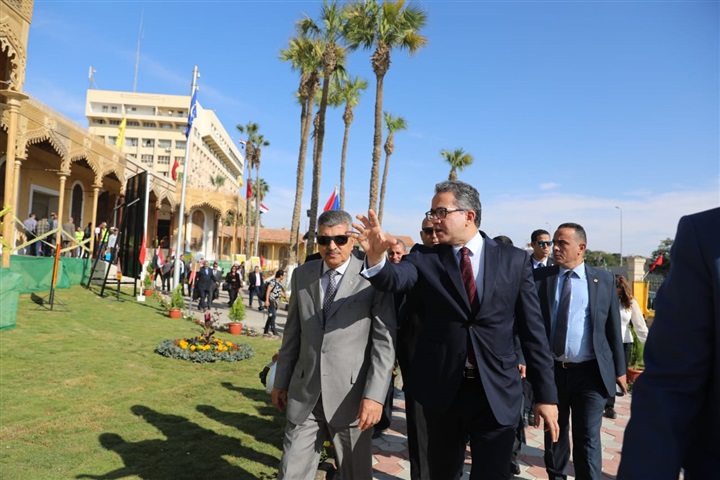 مشاركة وزير الآثار في الاحتفال بمرور 150 عام علي افتتاح قناة السويس 