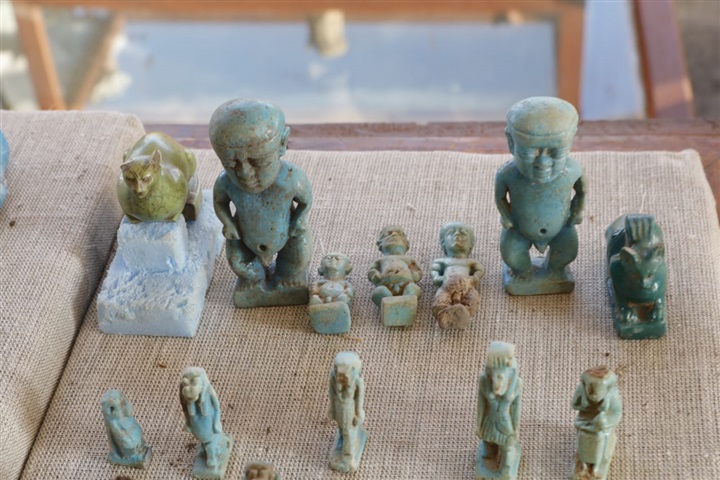 وزير الآثار يعلن عن كشف آثري جديد بمنطقة سقارة الآثرية