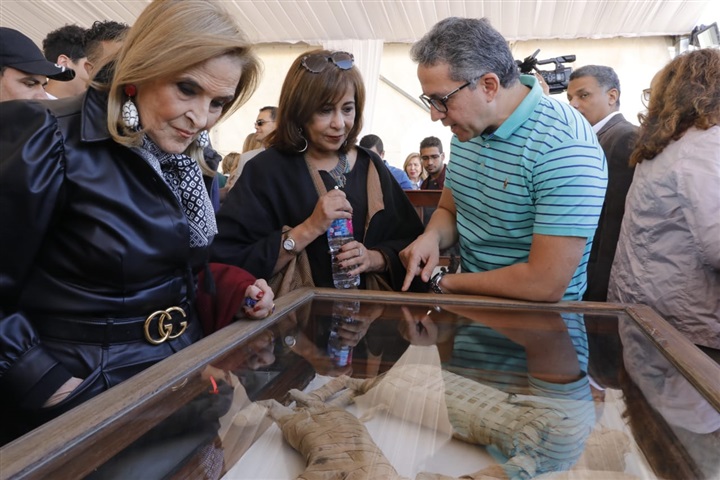 وزير الآثار يعلن عن كشف آثري جديد بمنطقة سقارة الآثرية