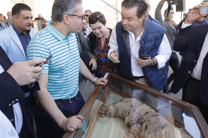 وزير الآثار يعلن عن كشف آثري جديد بمنطقة سقارة الآثرية