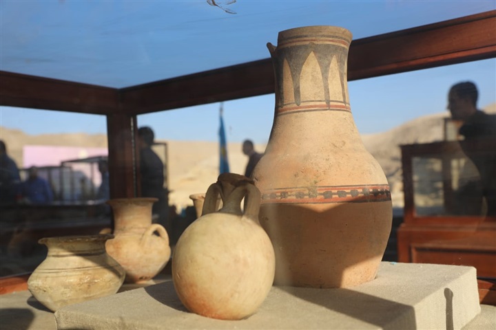 وزير الآثار يعلن عن كشف آثري جديد بمنطقة سقارة الآثرية