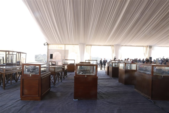 وزير الآثار يعلن عن كشف آثري جديد بمنطقة سقارة الآثرية