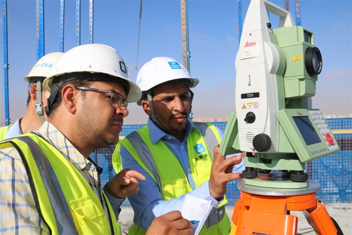 مهندسو المساحة المصريين.. قصص نجاح بالعاصمة الإدارية الجديدة