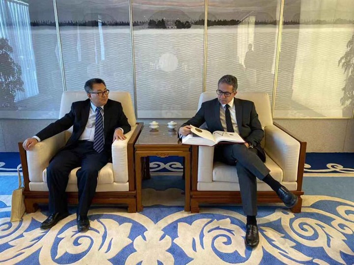 مدير متحف بكين القومي يستقبل وزير الآثار بالعاصمة الصينية ببكين 