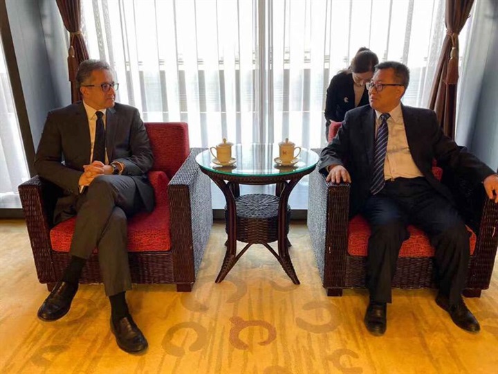 مدير متحف بكين القومي يستقبل وزير الآثار بالعاصمة الصينية ببكين 