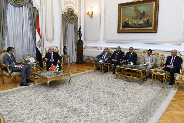 بالصور.. "العصار" يلتقي وزير دفاع جمهورية الجبل الأسود