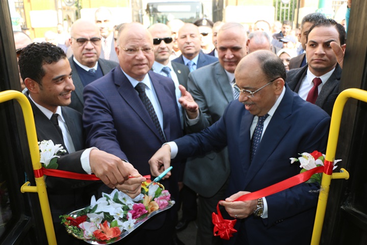 محافظ القاهرة: بدء التشغيل التجريبي لأول أتوبيس يعمل بالكهرباء بالعاصمة