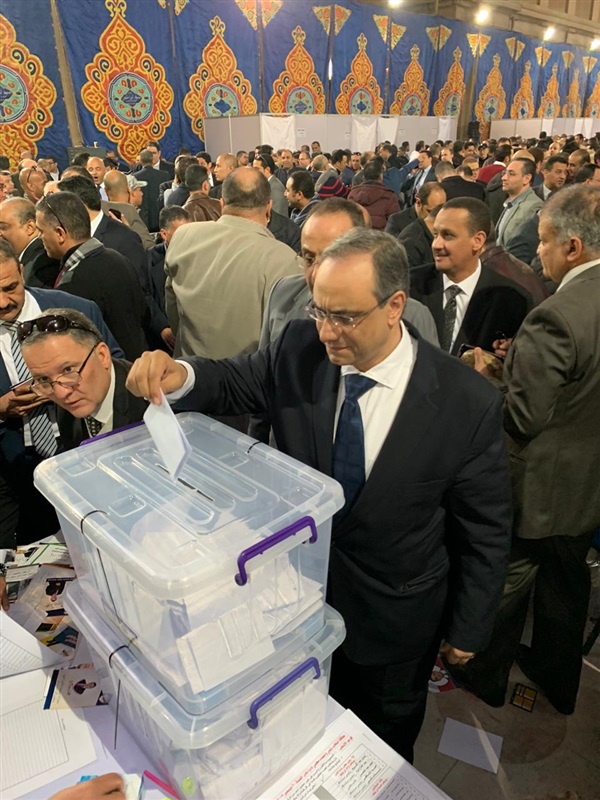 الدكتور خالد القاضي يهنئ المستشار محمد عبد المحسن بفوزه برئاسة نادي القضاة