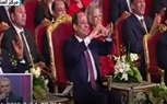  الرئيس السيسى يتفاعل مع ذوى القدرات الخاصة ويرفع يده على شكل قلب لهم