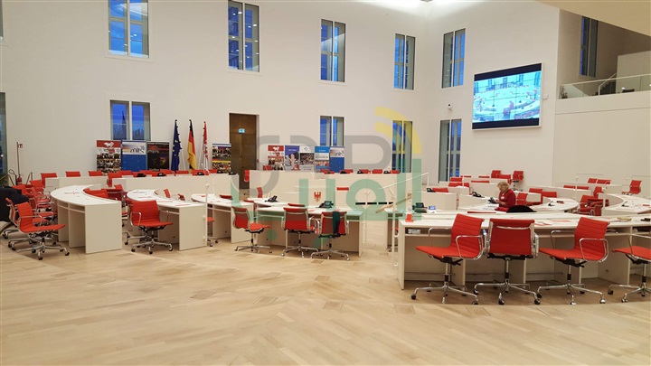 بالصور.. البرلمان الألماني يكرم محمد صلاح على جهوده 