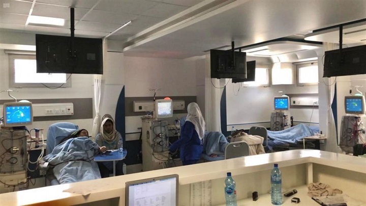 مركز الملك سلمان للإغاثة يقدم علاج  لمرضى غسيل الكلى في بيروت