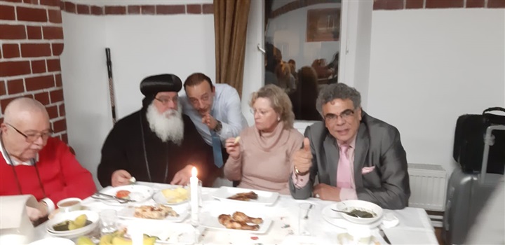 الجالية المصرية بألمانيا تحتفل بعيد الميلاد المجيد.. صور