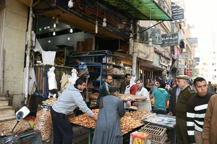 بالصور.. محافظ الشرقية فى جولة تفقدية بمدينة فاقوس 