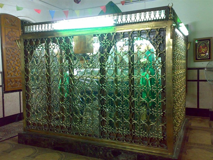 مسجد ومقام السيد الحسن الأنور " الأكبر " وابنه زيد أخو السيدة نفسية رضي الله عنهم ، بالقاهرة - مصر.. مسجد ومقام السيد الحسن الأنور " الأكبر " وابنه زيد أخو السيدة نفسية رضي الله عنهم ، بالقاهرة - مصر..
