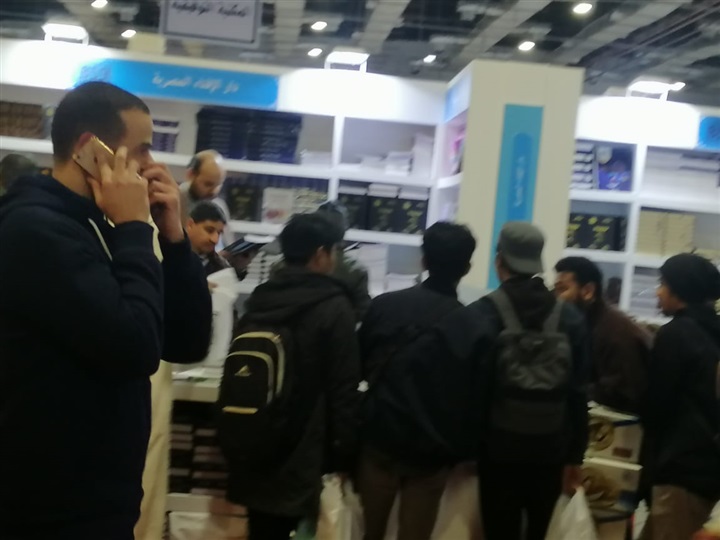 إقبال كبير على جناح دار الإفتاء بمعرض القاهرة الدولي للكتاب