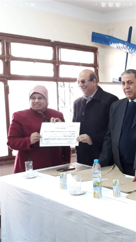 نادى الطيران يكرم مديرة مكتب جريدة "السوق العربية" بالقليوبية 