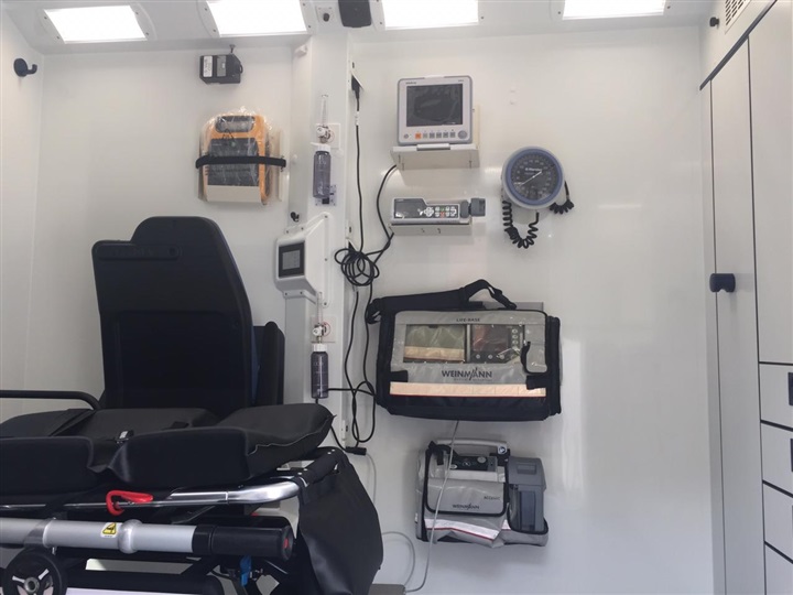 الصحة: توفير سيارات إسعاف ذاتية التعقيم مجهزة لنقل الحالات المشتبة بإصاباتها بالفيروسات المعدية