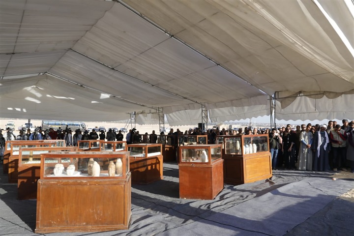 "العناني" يعلن عن أول كشف آثري لعام 2020 بمنطقة الغريفة بتونا الجبل بمحافظة المنيا 