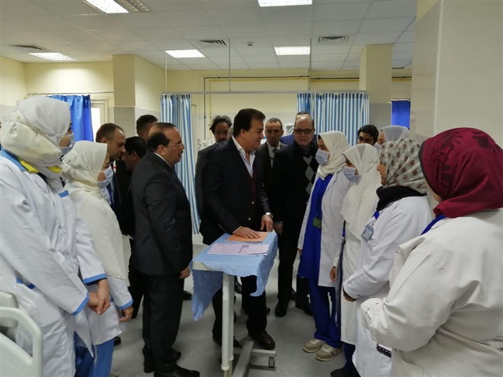 وزير التعليم العالي في جولة تفقدية لمستشفيات جامعة طنطا