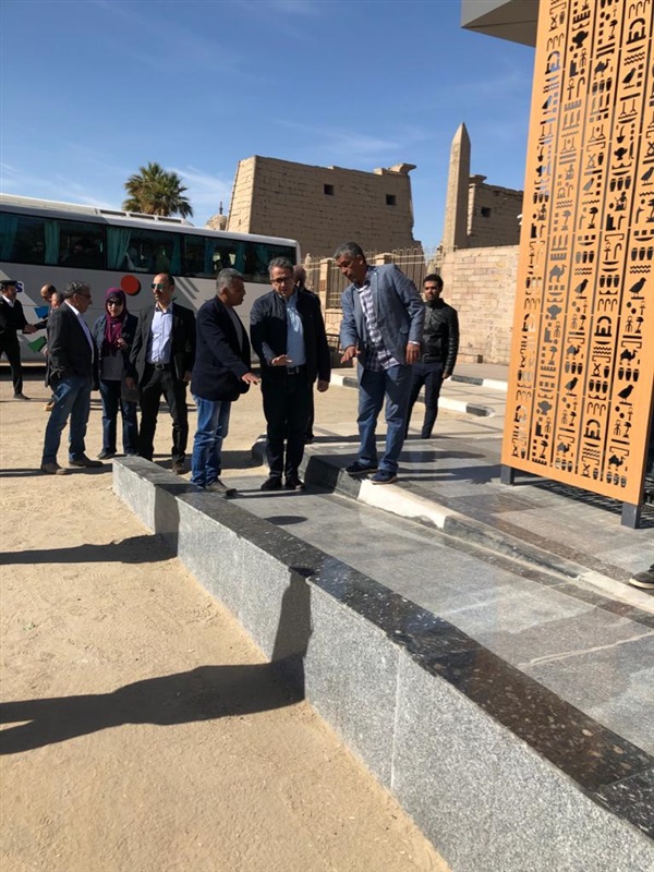 وزير السياحة والآثار يتفقد أعمال مشروع الهوية البصرية بمعابد الأقصر والكرنك