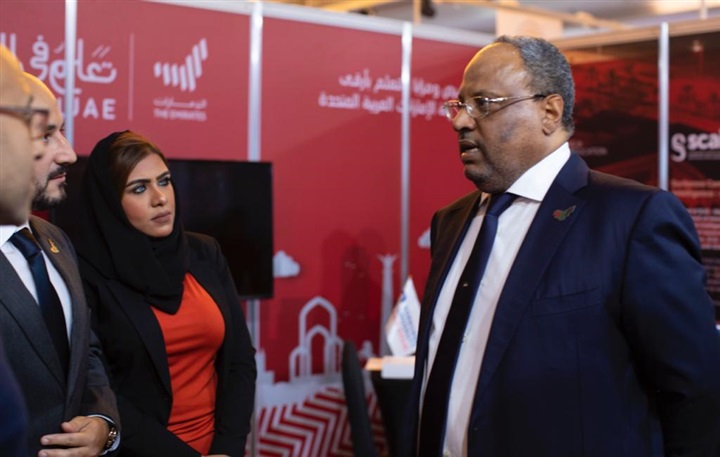 الإمارات تشارك لأول مرة بمنصتين لوزارة التربية والتعليم ولإكسبو 2020 في المعرض الدولي السادس للجامعات الإمارات تشارك لأول مرة بمنصتين لوزارة التربية والتعليم ولإكسبو 2020 في المعرض الدولي السادس للجامعات