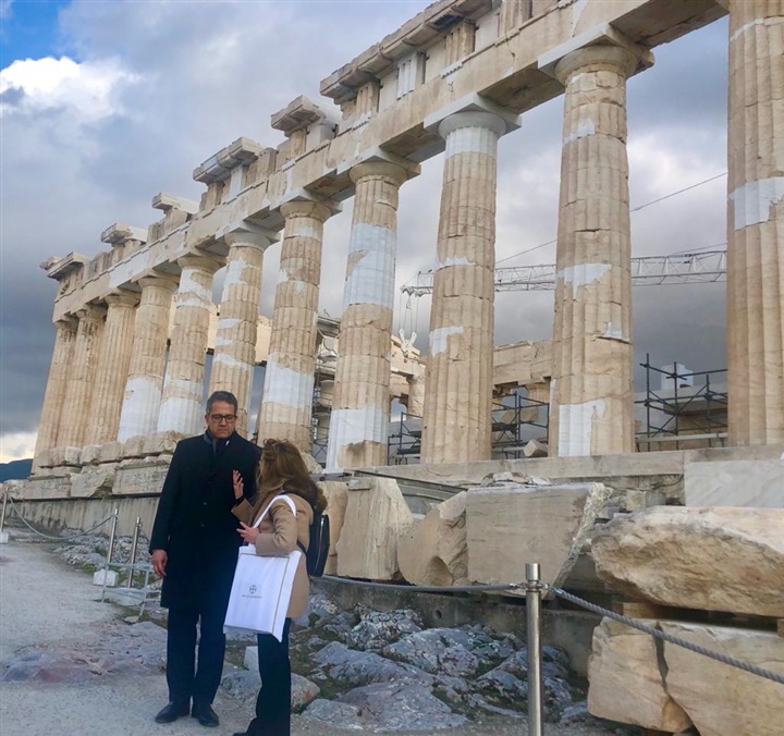 وزير السياحة والآثار يقوم بزيارة المتاحف الكبري بأثينا 