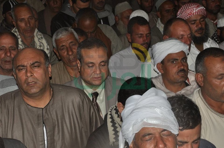 بالصور.. أهالي "مطوبس" بكفر الشيخ يودعون شهيد سيناء  لمثواه الأخير