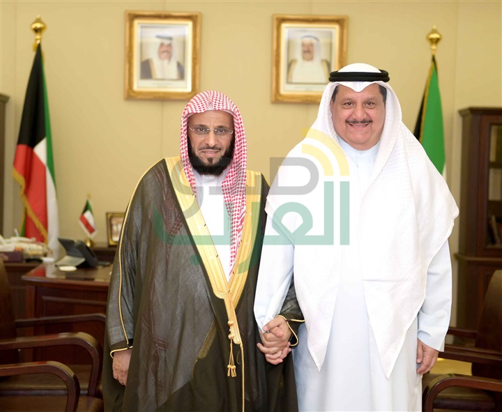 الدكتور عائض القرني فى زيارة لمجلس الأمة الكويتي الدكتور عائض القرني فى زيارة لمجلس الأمة الكويتي