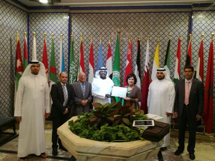 كهرباء الشارقة تبحث مع ادارة الطاقة بالجامعة العربية تبادل الخبرات والحفاظ على البيئة
