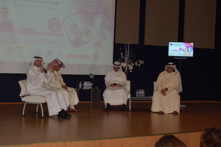 إعلاميون ومبدعون في اليوم الأول من ملتقى الكويت الإعلامي للشباب الرابع إعلاميون ومبدعون في اليوم الأول من ملتقى الكويت الإعلامي للشباب الرابع