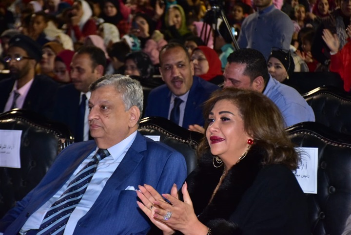 شاهد بالصور.. وزيرا الشباب والرياضة والتضامن يكرمان الأمهات المثاليات بأحتفالية مركز شباب الشهيد شريف السباعي بحضور وفاء عامر ورجاء الجداوي 