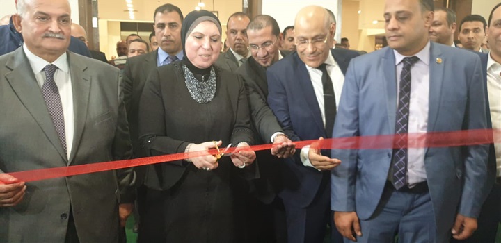 وزيرة التجارة والصناعة تفتتح معرض القاهرة الدولى  للجلود