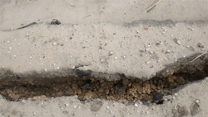 عاجل.. هبوط أرضي بطريق مجمع المواقف ببنها 