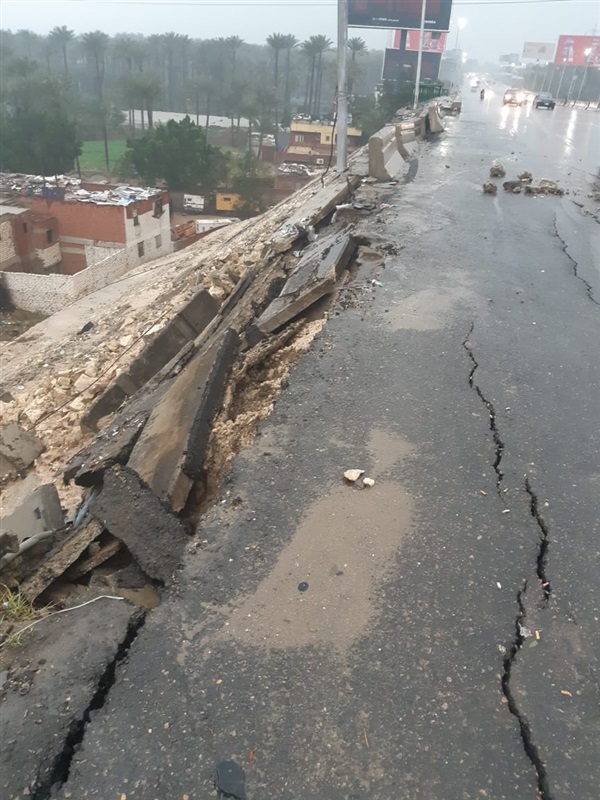 المرور: هبوط أرضى علي طريق محور 26.. القادم من أكتوبر إتجاه ميدان لبنان