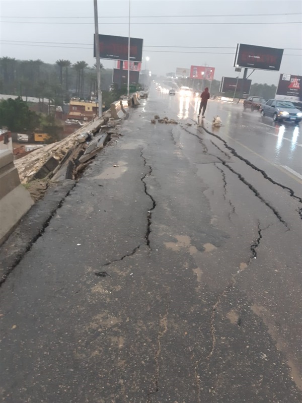 المرور: هبوط أرضى علي طريق محور 26.. القادم من أكتوبر إتجاه ميدان لبنان